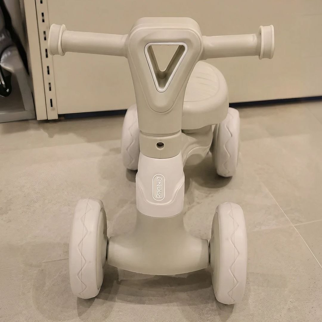 Bicicleta Andador Equilíbrio Sem Pedal 4 Rodas Zippy Toys (Bege)