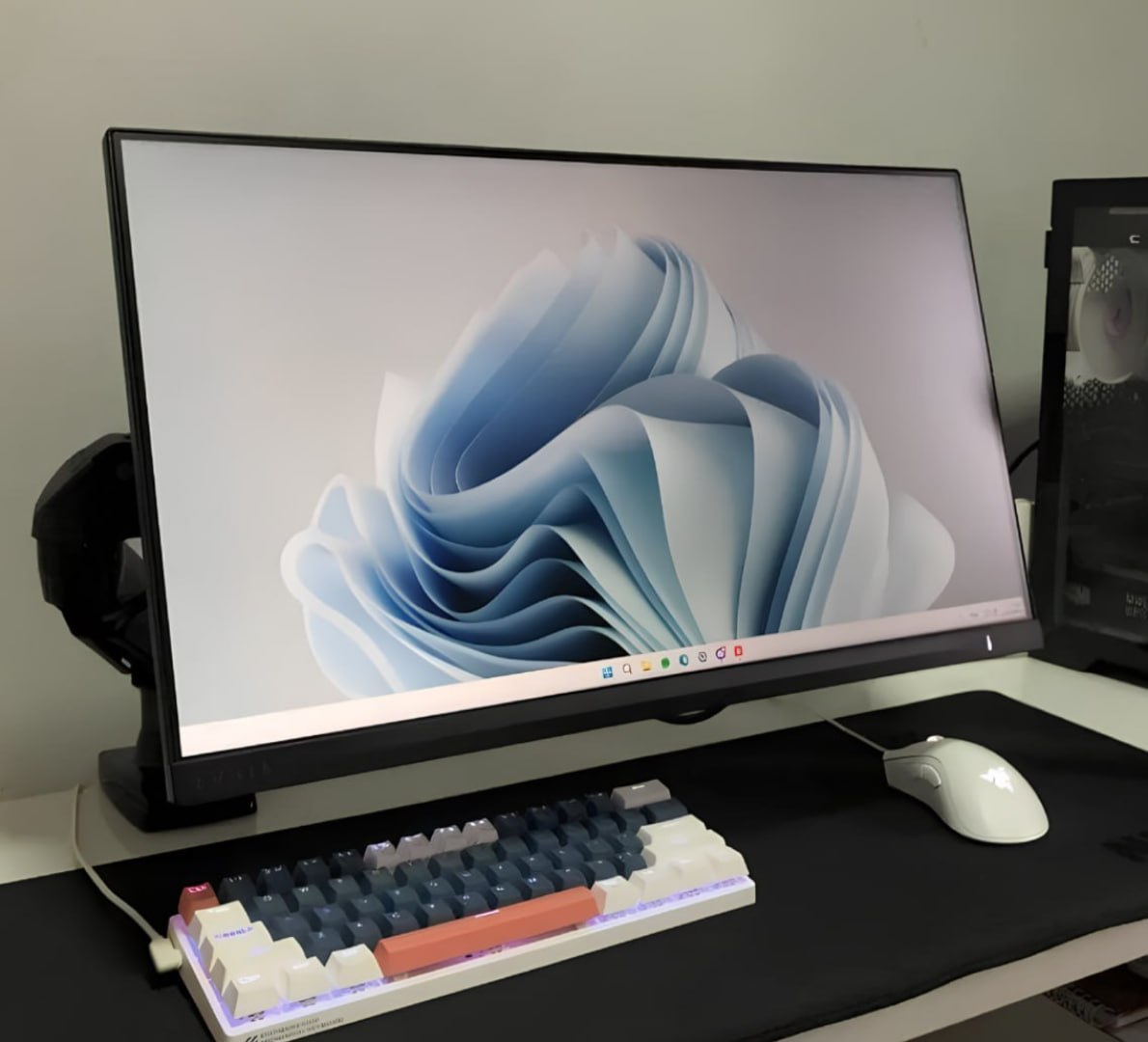 Monitor Gamer Phillips 24" Evnia IPS 144Hz 0.5ms