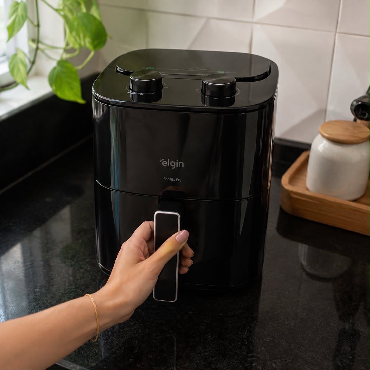 Fritadeira Air Fryer Elgin Facilita Fry 3,5L Preta
