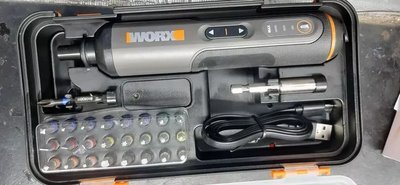 Parafusadeira à Bateria 4,0V com LED e Kit Bits WX240 WORX