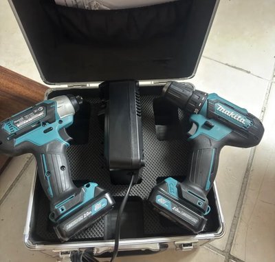 Kit Parafusadeira Furadeira Makita CLX224SAX 12V com Maleta