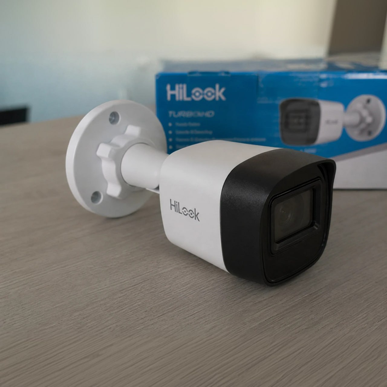Câmera Residencial Infravermelho IP Bullet HiLook by Hikvision IPC-B121H-C (2.8mm)